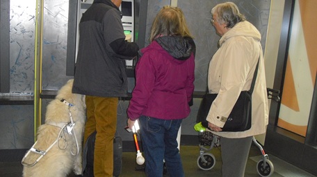 2025 10 WDS barrierefreier Geldautomat hringen 